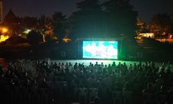 Çiğli'de yaz akşamları mahalle sinema günleri ile renkleniyor