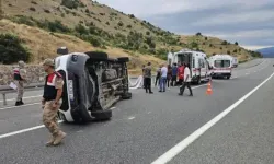 Erzincan'da minibüs devrildi: 6'sı çocuk, 16 yaralı!