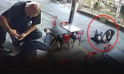 İnsanlık bitmiş dedirten anlar kameraya yansıdı... Fenalaşan gencin parasını çaldı!