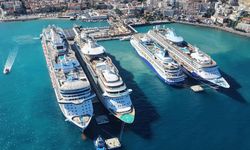 Kuşadası'na 4 gemiyle 9 bin 300 turist geldi