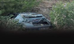 Kontrolden çıkan otomobil şarampole devrildi: 3 kişi yaralandı