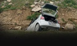 Otomobil şarampole devrildi: 20 yaşındaki sürücü kurtarılamadı