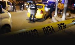 İzmir'de sokak ortasında silahlı kavga... 3 kişi yaralandı