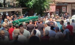 Arkadaşı tarafından bıçaklanarak öldürülen genç son yolculuğuna uğurlandı!