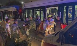 Zeytinburnu'nda 2 tramvay kafa kafaya çarpıştı