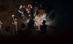 6 metrelik duvardan düştüler: 2 kişi hastanelik!