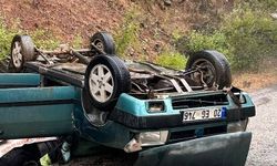 Denizli'de takla atan otomobildeki baba öldü, kızı yaralandı