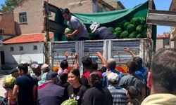 Afyonkarahisar'da hayırsever iş insanı 35 ton karpuz dağıttı!
