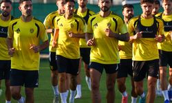 Aliağa FK'nın yeni transferi imzayı attı