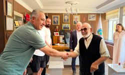 Yolda bulduğu çantadan 8 bin Euro çıktı: Sahibine teslim etti!