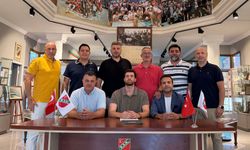Karşıyaka'da Hakan imzayı attı, ilk yabancı yolda!