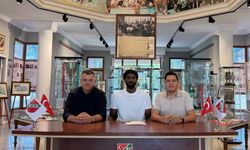Karşıyaka'da Muhaymin imzayı attı