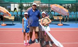 Kuşadası'nda tenis turnuvası başladı