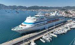 'Astoria Grande' kruvaziyeri 398 yolcusuyla Marmaris'e geldi
