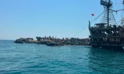 Gezi teknesi su aldı: 100 yolcu tahliye edildi!
