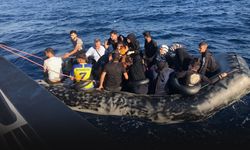 İzmir açıklarında 16 düzensiz göçmen kurtarıldı