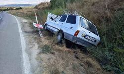 Kütahya'da otomobil şarampole savruldu; 4 yaralı