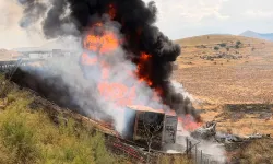 Kaza yapan TIR alev aldı: Sürücü hayatını kaybetti