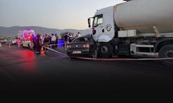 Tanker ile otomobil çarpıştı... Karı - Kocayı ölüm bile ayıramadı!