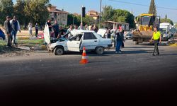 Otomobil ile motosiklet çarpıştı: 4 kişi hastanelik!