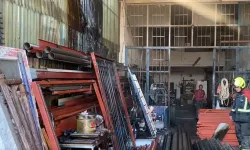 Sanayide büyük panik: Oto bakım servisinde yangın!