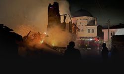 Evde başlayıp samanlıklara sıçrayan yangın söndürüldü