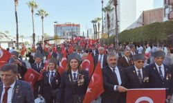 İzmir'de 'Gaziler Günü Yürüyüşü' gerçekleştirildi