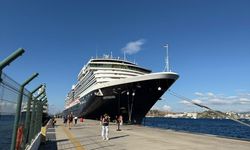 Bodrum'a 'Oosterdam' kruvaziyeriyle 1952 turist geldi