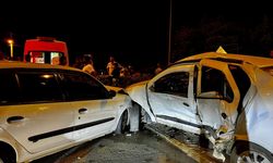 Fethiye'de iki otomobilin çarpışması sonucu 4 kişi yaralandı