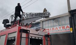 Kütahya'da çıkan yangında 3 iş yeri hasar gördü