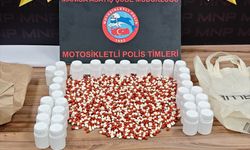 Şüphe üzerine durduruldu... Çantasından 1600 hap çıktı!
