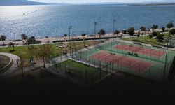 Bostanlı’da padel heyecanı: Kortları için geri sayım başladı