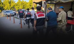İzmir’de FETÖ’nün finans ayağına operasyon: 3 şüpheli tutuklandı