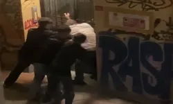 Önce dövdüler, sonra gasbettiler: Biri 15, üçü 14 yaşında!