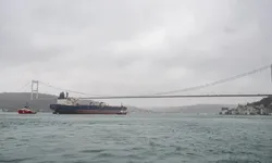 İstanbul Boğazı'nda gemi trafiği durdu!