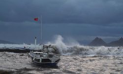 Bodrum'da feribot seferlerine fırtına engeli!