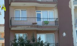 Evde bıçakla boğazından yaralanan kişi öldü, eşi gözaltına alındı