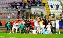 Karşıyaka gençleriyle mutlu