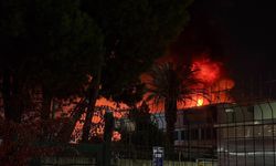Manisa'da akü üretimi yapan fabrikada yangın