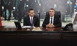 Bakan Tekin’den Çiğli Belediyesi’ne ziyaret: Kalıcı eserler kazandırmak istiyoruz