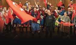 İzmir’de huzurevi sakinlerinden Cumhuriyet Bayramı balosu!