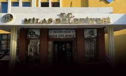 Milas Belediyesi'ne operasyon: Bina giriş çıkışlara kapatıldı!