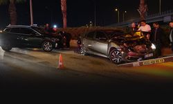 İzmir’de 7 otomobil ve motosiklet birbirine girdi!