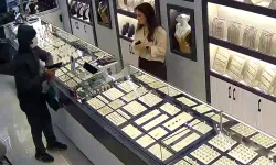Oyuncak tabancayla kuyumcuya girdi: Alarmı duyunca kaçtı!