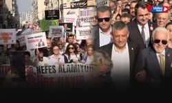 İzmirli gazeteciler ‘Sansüre Hayır’ dedi... Yürüyüşe Özel de katıldı