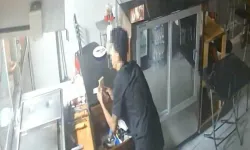 Restoranın camından girdiler: 10 bin lirayı alıp kaçtılar!