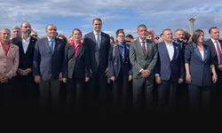 YENİ Parti’nin alternatif töreninde Ekonomi, Basmane Çukuru ve elektrik tepkisi