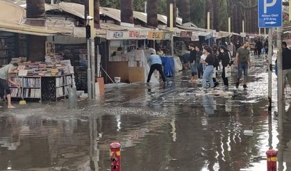 İzmir'de sağanak yağmur günlük hayatı vurdu!