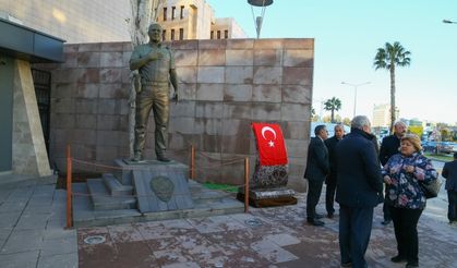 İzmir kahramanlarını unutmadı...