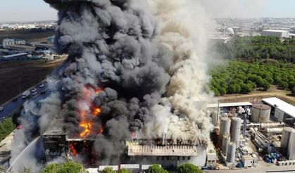 Tuzla'da korkutan fabrika yangını